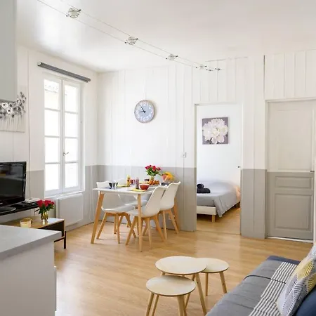 Au Coeur De St Martin: Le Bucheron Apartamento Saint-Martin-de-Ré