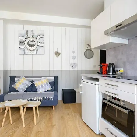 Au Coeur De St Martin: Le Bucheron * Saint-Martin-de-Ré