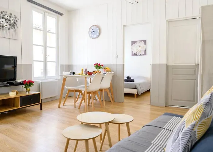 Au Coeur De St Martin: Le Bucheron * سان مارتن دو ر