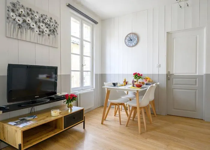 Au Coeur De St Martin: Le Bucheron سان مارتن دو ر